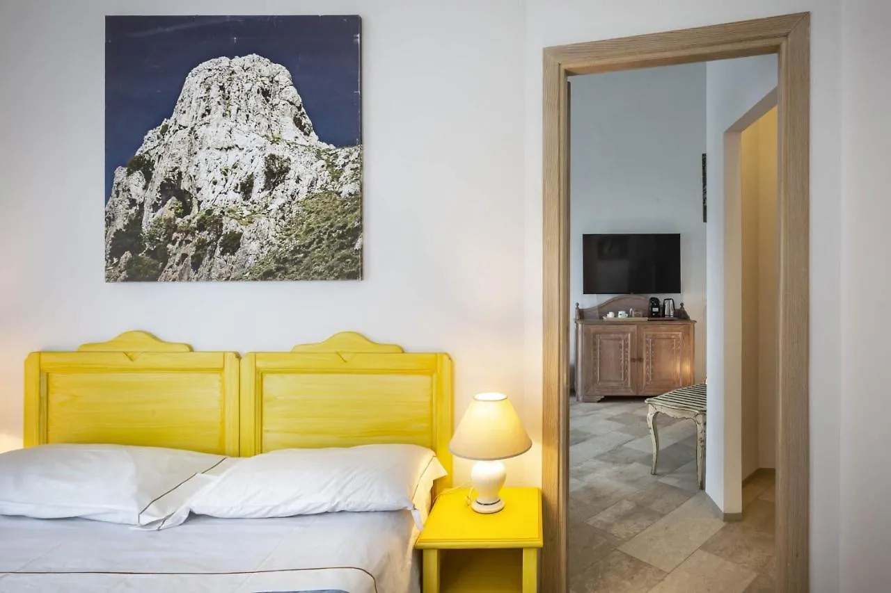 Iconic Luxury Suites Abbiadori